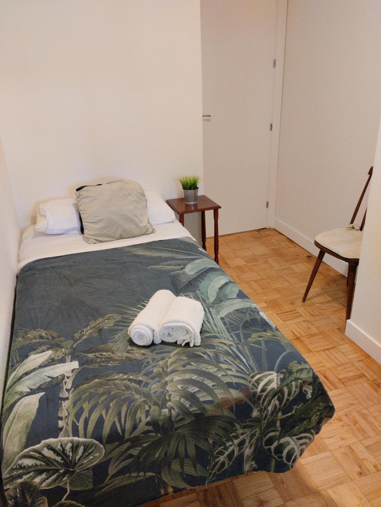 Habitacion Confort En Chamartin Madrid Buitenkant foto