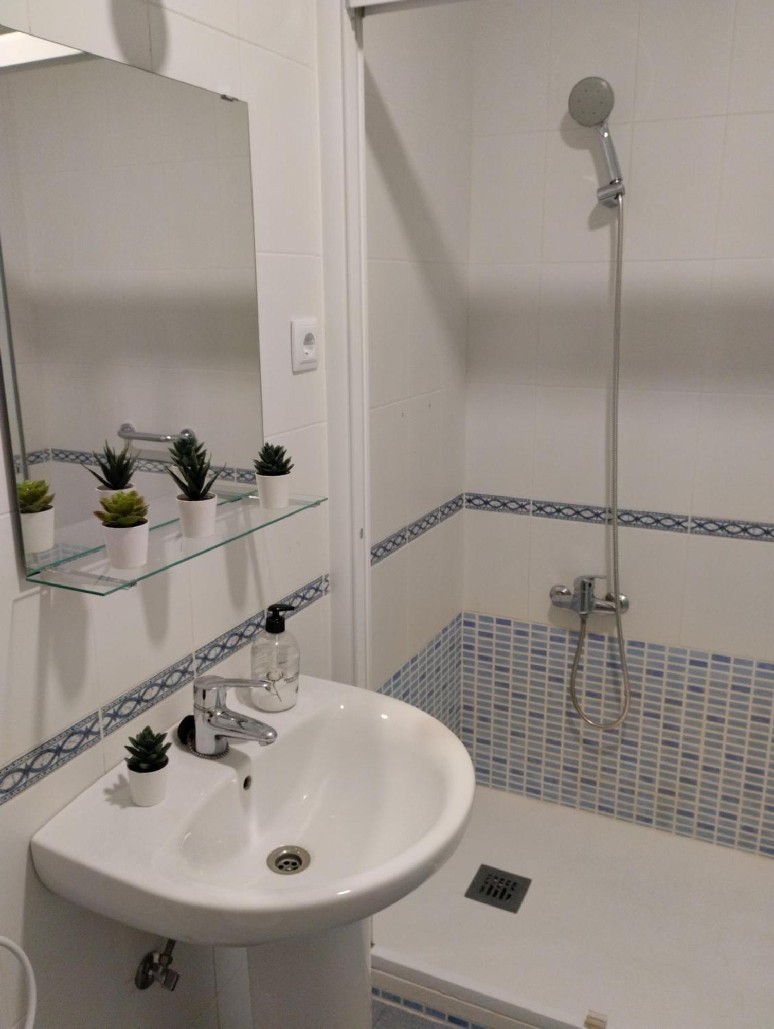 Habitacion Confort En Chamartin Madrid Buitenkant foto